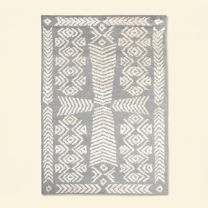 Alfombra DECORDEC Silver Nomad Gris Marfil de Lana, Hecha a Mano, Antideslizante, Ecológica, de Pelo Largo, con Patrón Geométrico Tribal Moderno - Product Image 1
