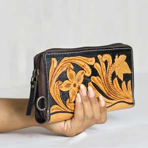 Cartera de mano de cuero genuino con diseño occidental, grabada a mano con flores y pintada, elegante cartera de cuero para mujer - Product Image 5