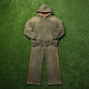 Conjunto Deportivo para Hombre con Capucha, Color Verde Oliva, Cierre Completo, Sudadera Holgada de Algodón y Pantalones con Estampado de Estrellas y Logotipo con Letras en la Parte Delantera - Product Image 6