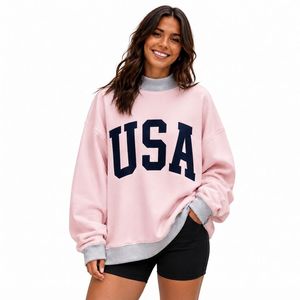 Sweat-shirt à col montant personnalisé OEM pour femme, pull color block avec patch en chenille, broderie et imprimé, collection automne-hiver - Product Image 1