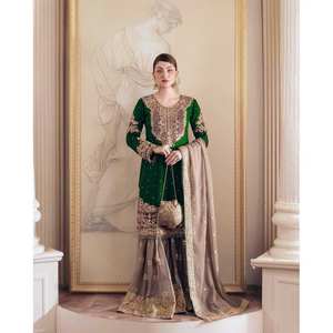 Ensemble de costume de fête pour femmes de designer avec haut bas et dupatta - Product Image 5