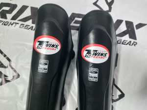 Protège-tibias en cuir ajustables personnalisés Twins, rose et noir, pour l'entraînement de boxe, le kickboxing, le MMA, le Sanda, toutes saisons - Product Image 2