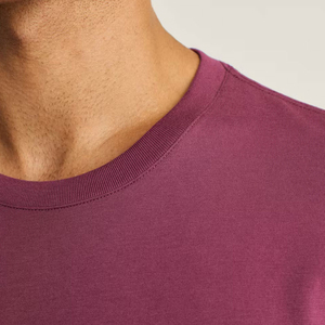 T-shirts pour hommes de couleur unie avec poche avant, personnalisation de marque, style tendance, coutures renforcées. - Product Image 5