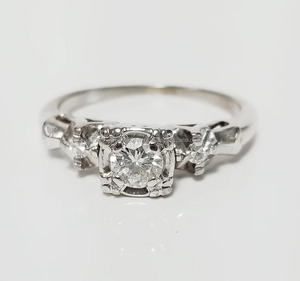 แหวนเพชรสำหรับงานแต่งงานแบบกลมสีทอง14K สไตล์วินเทจสุดหรูสำหรับผู้หญิง - Product Image 1