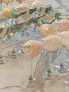 Copa de Vino Decorativa con Concha Natural Turbo, Regalo Náutico de Lujo, Decoración para Sala de Estar o Casa de Playa - Product Image 1