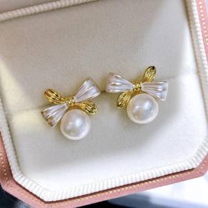 Pendientes Versátiles de Perlas de Agua Dulce, Nuevos, Blancos, con Lazo Simple, Elegantes y Modernos - Product Image 2