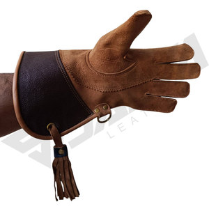 Nouveaux gants de fauconnerie en cuir véritable de haute qualité, design dernier cri, prix de gros, écologiques, résistants, personnalisés et brodés - Product Image 2