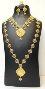 Nuevo Conjunto de Joyería Fina de Moda Chapado en Oro de 24K para Mujer: Collar, Pendientes y Anillo de Estilo Clásico para Compromiso, Boda y Aniversario - Product Image 4