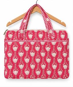 Sac fourre-tout matelassé Kantha fait main pour ordinateur portable, en tissu de coton imprimé, avec pochette rembourrée pour ordinateur portable et fermeture éclair, idéal pour le bureau et les voyages - Product Image 4
