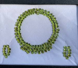 Peridoto natural de corte ovalado, piedras preciosas sueltas verdes facetadas para la elaboración de collares - Product Image 3