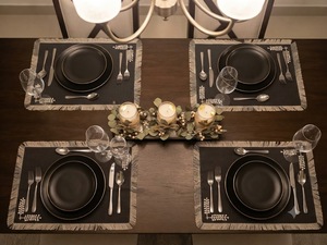Mantel Individual de Algodón Gris Oscuro Premium con Bordado de Hojas Blancas y Flecos Naturales |   Elegante mantel para mesa de comedor - Product Image 4
