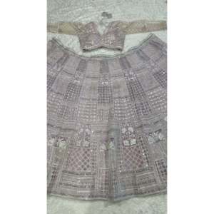 Vestido de Noche de Diseñador, Elegante Lehenga Choli con Bordado de Hilo y Lentejuelas para Fiestas - Product Image 3