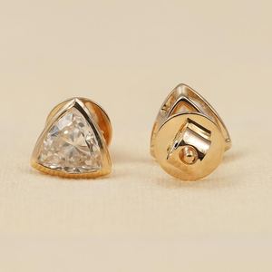 Boucles d'oreilles clous à poussoir en or massif 14 carats avec diamants de laboratoire taille trillion de 1,01 carat chacun, pour unisexe, tendance, pour mariage, fête, cadeau surprise - Product Image 3