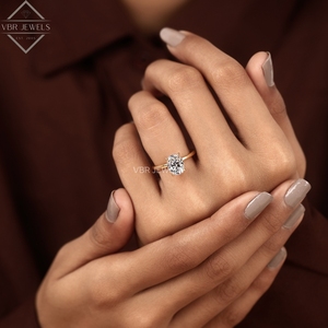 Anillo de compromiso de oro amarillo con diamante ovalado de lujo, banda minimalista, joyería nupcial, proveedor de regalos - Product Image 5