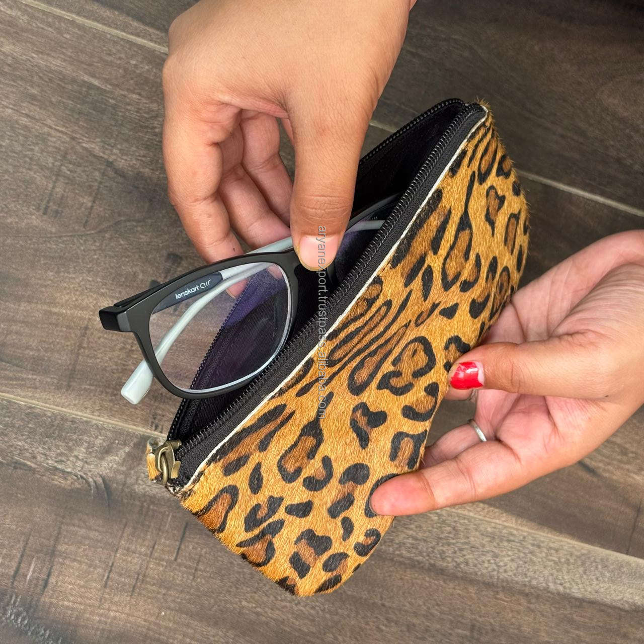 สีน้ำตาล