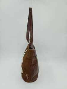 Bolsos Tote de Piel con Pelo de Primera Calidad, Elegantes y Profesionales, Personalizables en Grandes Cantidades, Resistentes al Agua - Product Image 5