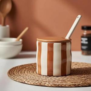 Tarro de Almacenamiento Moderno para Cocina con Tapa y Soporte para Cucharas, Acabado Liso Brillante, Organizador Compacto para Encimera, Elegante Organizador de Despensa - Product Image 2