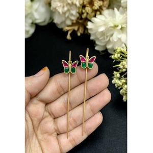 Atractivos pendientes de mariposa chapados en oro de primera calidad para mujer, linda colección de joyería de moda en aleación. - Product Image 1