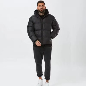 Diseñada para la fiabilidad diaria, esta chaqueta acolchada ofrece una calidez constante y un ajuste cómodo. - Product Image 6