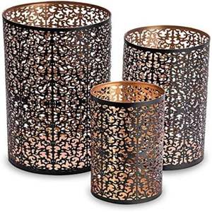 Porte-bougie votif en métal unique, soigneusement conçu pour enrichir le décor avec une lumière chaleureuse et une élégance artisanale. - Product Image 5