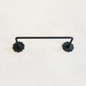 Ensemble de porte-serviettes en métal de qualité supérieure avec finition noir mat, double barres et crochets pour un rangement élégant de la salle de bain - Product Image 4