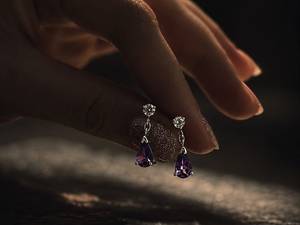 Pendientes de Aro con Corte de Pera en Plata 925 con Moissanita y Diamantes de Imitación, Chapados en Oro de 18K, Diseño Minimalista para Mujer - Product Image 3