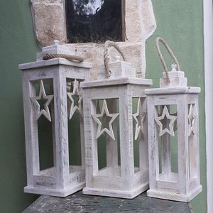 Lanterne à bougie traditionnelle en bois pour la décoration de la maison, offrant une éclairage chaleureux et un attrait décoratif naturel fait main. - Product Image 5