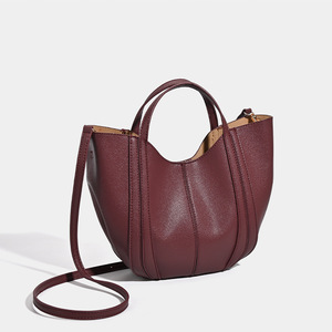 Sac fourre-tout minimaliste en cuir véritable noir avec bandoulière amovible, design ouvert, style féminin - Product Image 5