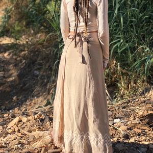 Falda Maxi Ligera de Algodón Tejida a Mano Estilo Bohemio para Mujer con Estampado Tribal y Dobladillo Deshilachado, Ideal para el Verano - Product Image 2