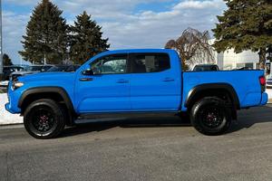 <span class=keywords><strong>Toyota</strong></span> <span class=keywords><strong>Tacoma</strong></span> TRD Pro Double Cab d'occasion haut de gamme, modèle <span class=keywords><strong>2019</strong></span>, environ 2 500 milles - Product Image 4
