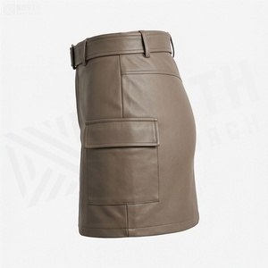 Jupe courte en similicuir à taille haute pour femme avec ceinture, poches cargo, couleur unie, style toutes saisons - Product Image 3