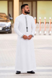<b>Thobe</b> OEM Factory Custom Islamic Clothing with Modern Tailoring for Global Clothing Brands and Export - Product Image 1