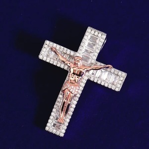Pendentif Croix Iced Out avec sertissage diamant baguette, plaqué argent rose, breloque Jésus-Christ pour homme, pendentif religieux - Product Image 2