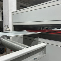 Ligne de production automatique continue de panneaux muraux sandwich en PU à surface souple avec moteur PLC, pompe et roulement pour la fabrication de panneaux PIR/Puf