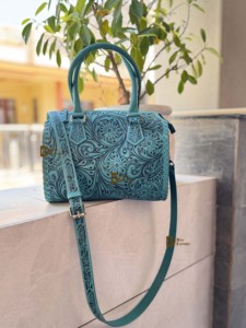 Bolso de Mano de Cuero Tallado a Mano 2026, Estilo Bohemio Gitano, Hecho a Mano, Color Azul, Elegante, Multiusos - Product Image 5