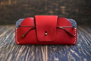 Étui à lunettes simple fait main Design minimaliste couverture en cuir véritable motif LGC-0060F artisanat pour sacs à lunettes - Product Image 5