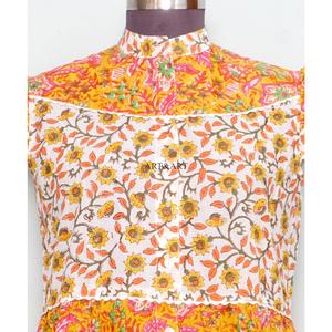 Robe longue d'été à manches courtes multicolore en coton avec ceinture, style modeste, imprimé numérique, col noué sur le devant, coupe fluide, douce et naturelle - Product Image 2