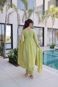 Conjunto de Salwar Kameez Étnico Indio con Dupatta para Cualquier Función, para Mujer, Elegante, Económico, de Buena Calidad y Premium - Product Image 2