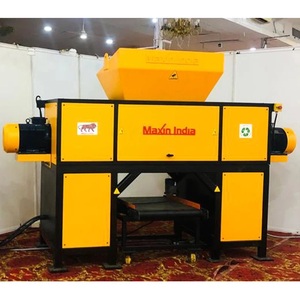 Machine à broyer les films plastiques à double arbre, 1000 kg/h, semi-automatique, électrique - Product Image 1