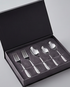 Ensemble de couverts modernes en acier inoxydable avec manches martelées, finition poli miroir, résistant à la rouille, pour utilisation sur table de mariage - Product Image 6