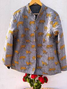 เสื้อแจ็คเก็ตแม็กซี่แบบมีฮู้ด ผ้ากำมะหยี่ลายเสือดาว งานแฮนด์เมด สำหรับผู้หญิง แบบสองด้าน สไตล์โบฮีเมียน เสื้อโค้ทฤดูหนาว พิมพ์ลายดิจิทัล - Product Image 1