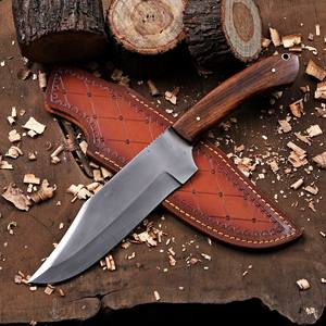 Cuchillo Bowie Hecho a Mano con Mango de Palisandro y Funda de Cuero, Hoja de Acero al Carbono de Espiga Completa, Cuchillo Táctico Personalizado OEM para Caza y Camping - Product Image 1