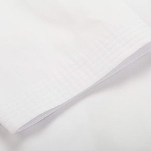 Uniforme de karaté personnalisé, Gi d'arts martiaux léger et respirant pour l'entraînement des athlètes - Product Image 4