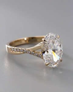 Anillo de Diamantes de Corte Ovalado para Mujer en Oro Amarillo, Diamante de Forma Ovalada con Engaste de Garras, Anillo de Compromiso de Lujo, Regalo de Boda, Joyería Fina - Product Image 2