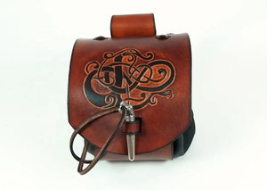 Riñonera Medieval Lobo del Vikingo cuero marrón perforado bolso de cuero Botón de cuerno grande correa de cuero hecha a mano celta unisex - Product Image 2