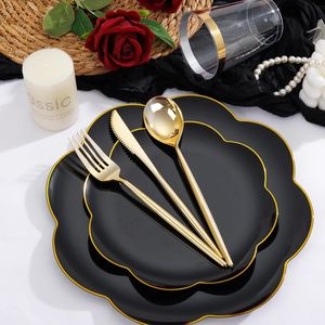 Set di 180 Piatti Neri in Plastica Resistente con Posate Dorate e Argentate, Articoli Monouso per Feste, Matrimoni ed Eventi - Product Image 2