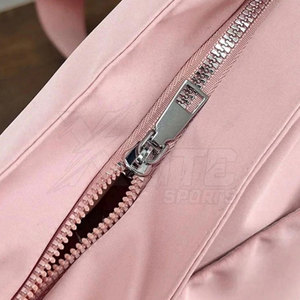 Sac de sport de voyage grande capacité de qualité supérieure avec doublure en nylon et compartiments organisés pour l'entraînement en salle et les courts trajets - Product Image 4