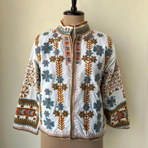 Veste kimono en velours faite à la main, broderie Suzani, poche avant |   Couette matelassée respirante et écologique 100% coton Automne/Hiver - Product Image 1