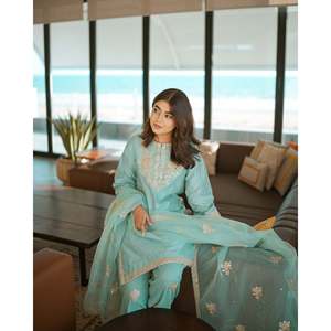Salwar Kameez de Seda de Diseñador, Top, Pantalón y Dupatta para Fiestas, Look Elegante - Product Image 3