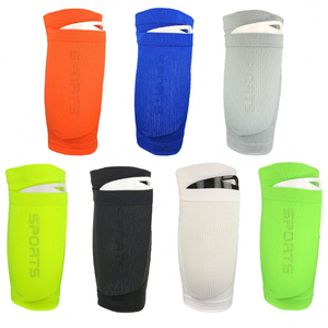 Protège-tibias de football respirants en maille avec housse de protection intégrée pour adultes et jeunes, avec poche respirante et douce - Product Image 4